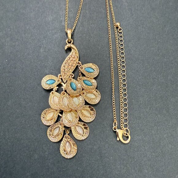 NWT Gold-Tone Peacock Pendant Necklace With Blue & White Accents On Delicate Cha - Picture 6 of 7